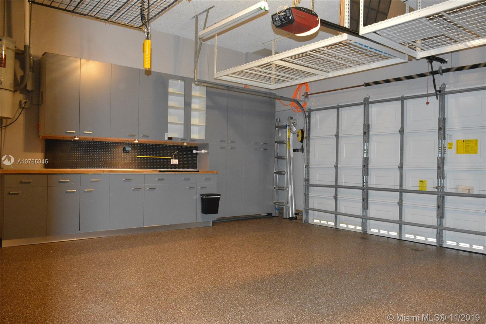 WESTLAKE VILLAGE PLAT - Residential Lease