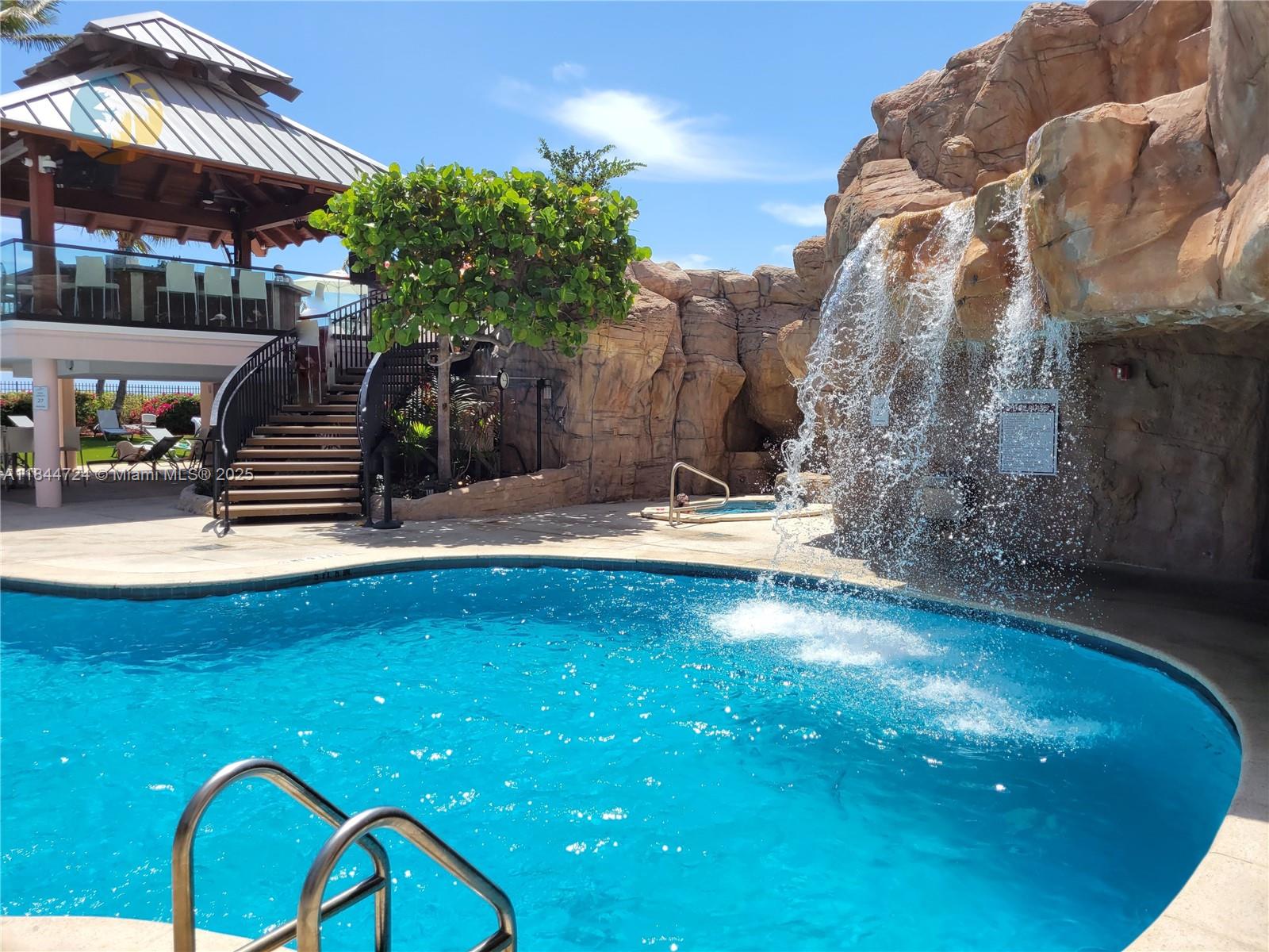 THE ALEXANDER CONDO - Residential