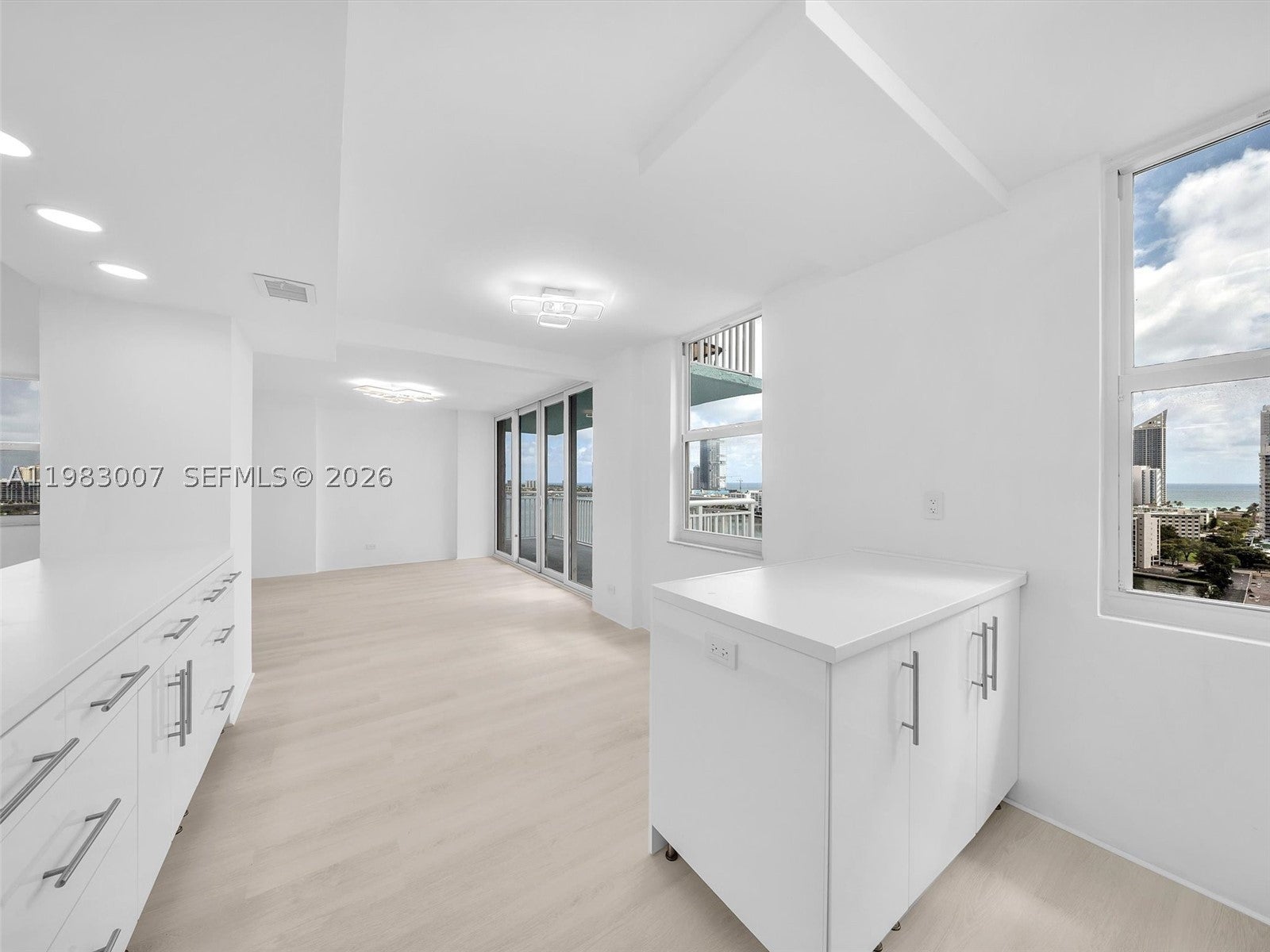 301 174th St 1818