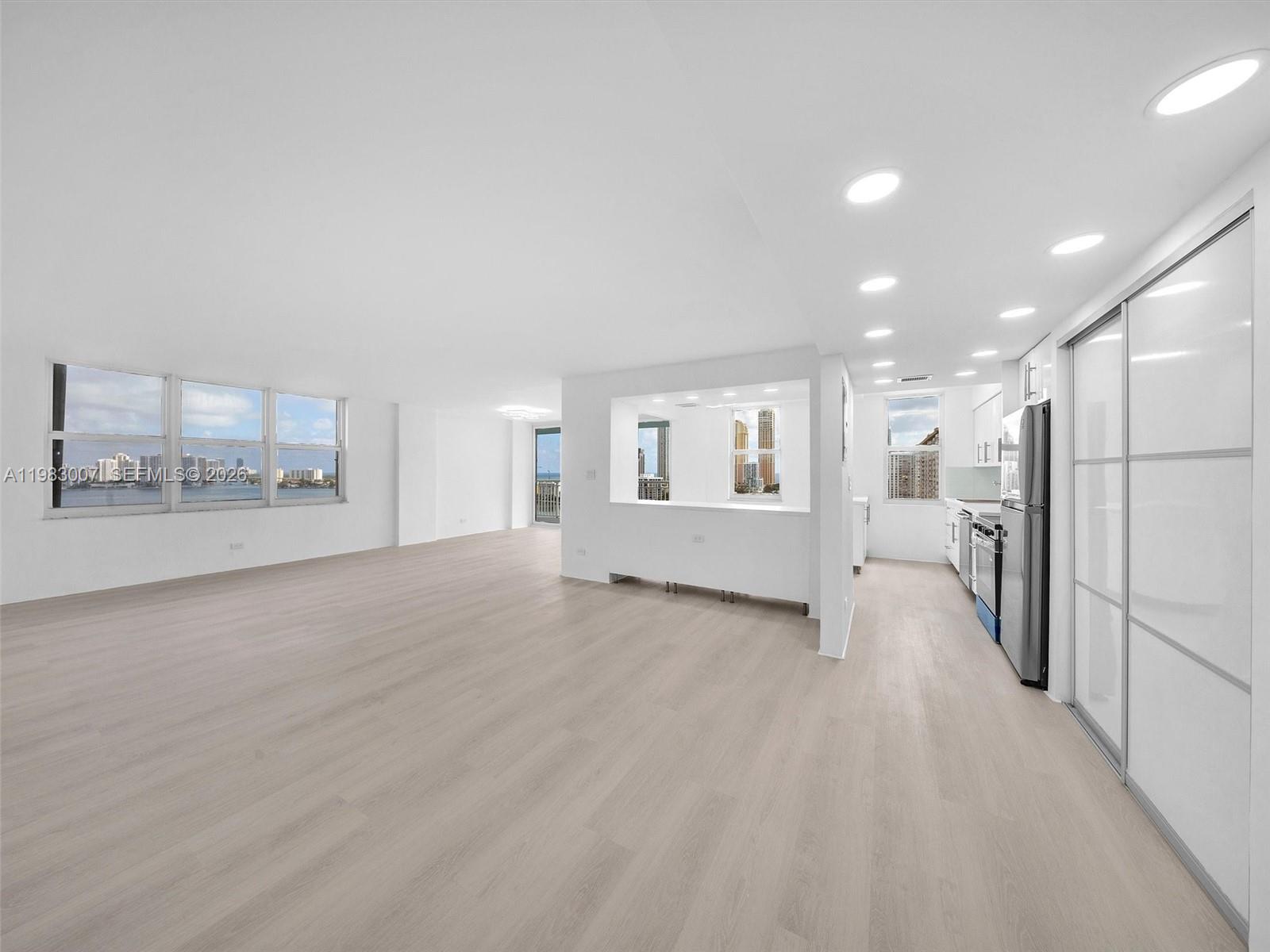 WINSTON TOWERS 500 CONDO - Residential