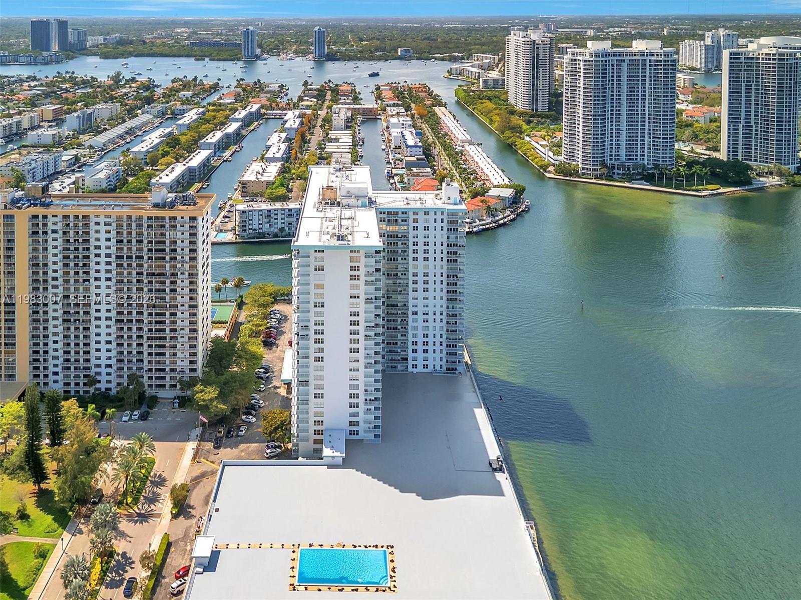 WINSTON TOWERS 500 CONDO - Residential