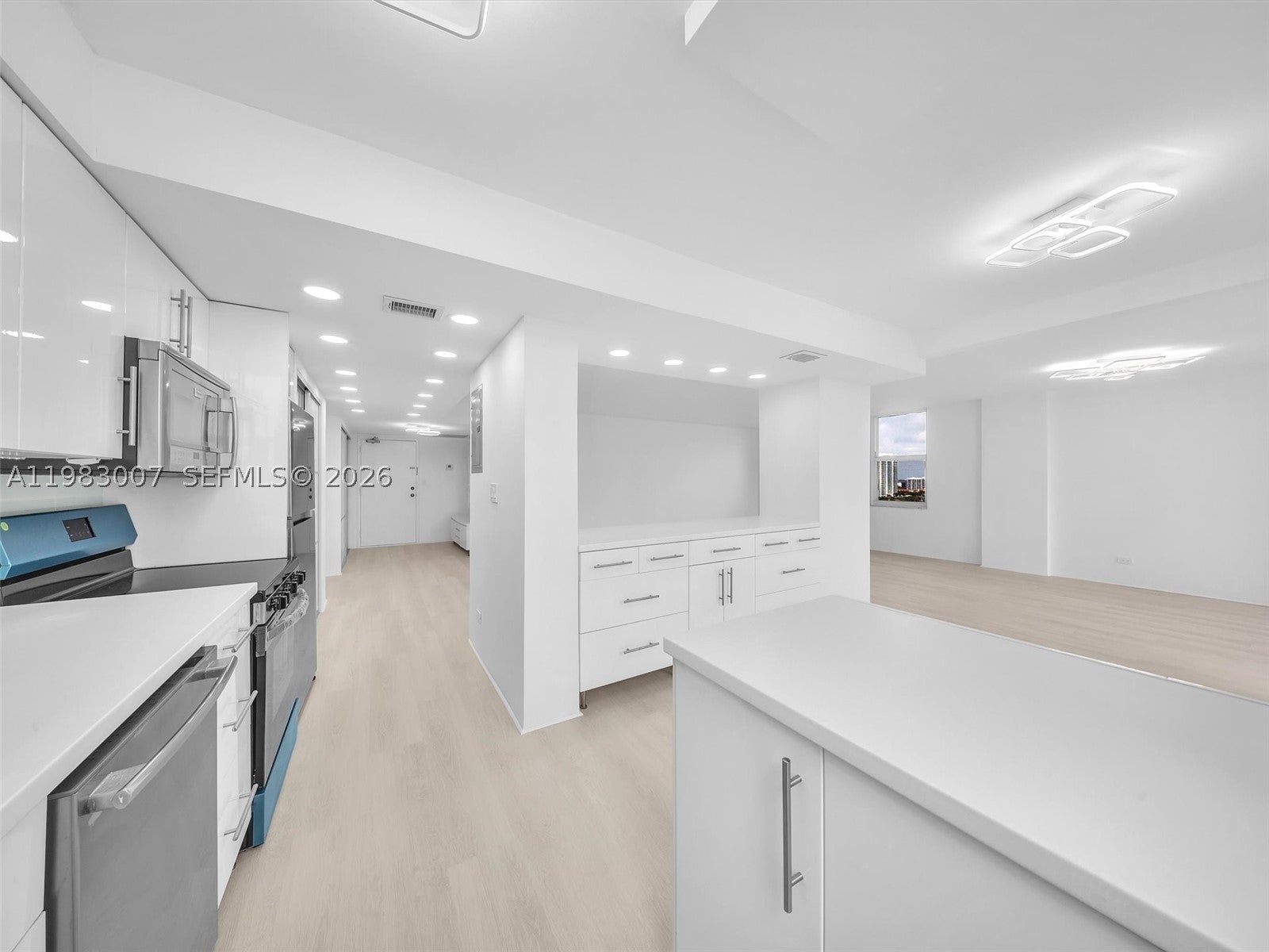 301 174th St 1818