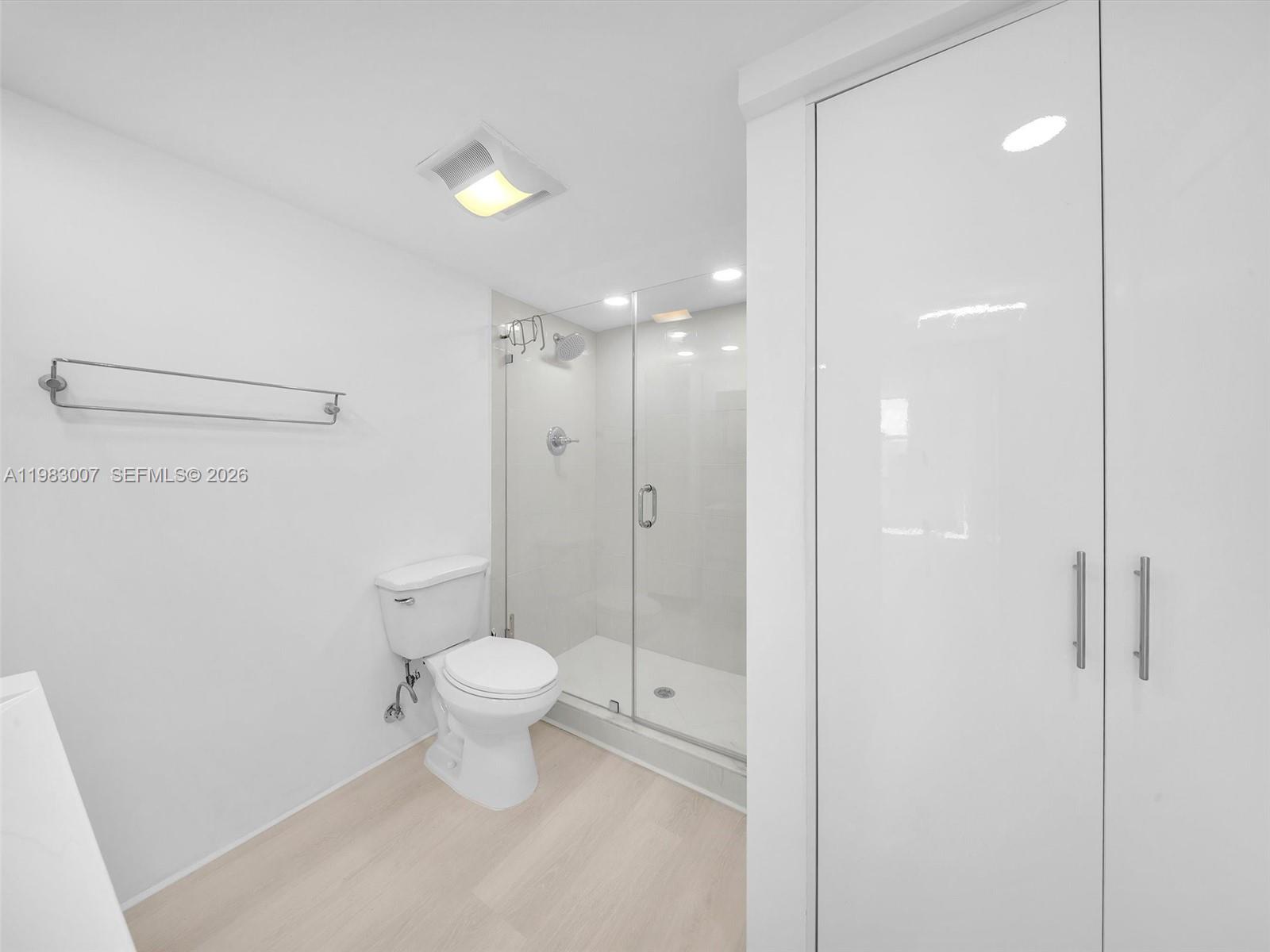 WINSTON TOWERS 500 CONDO - Residential