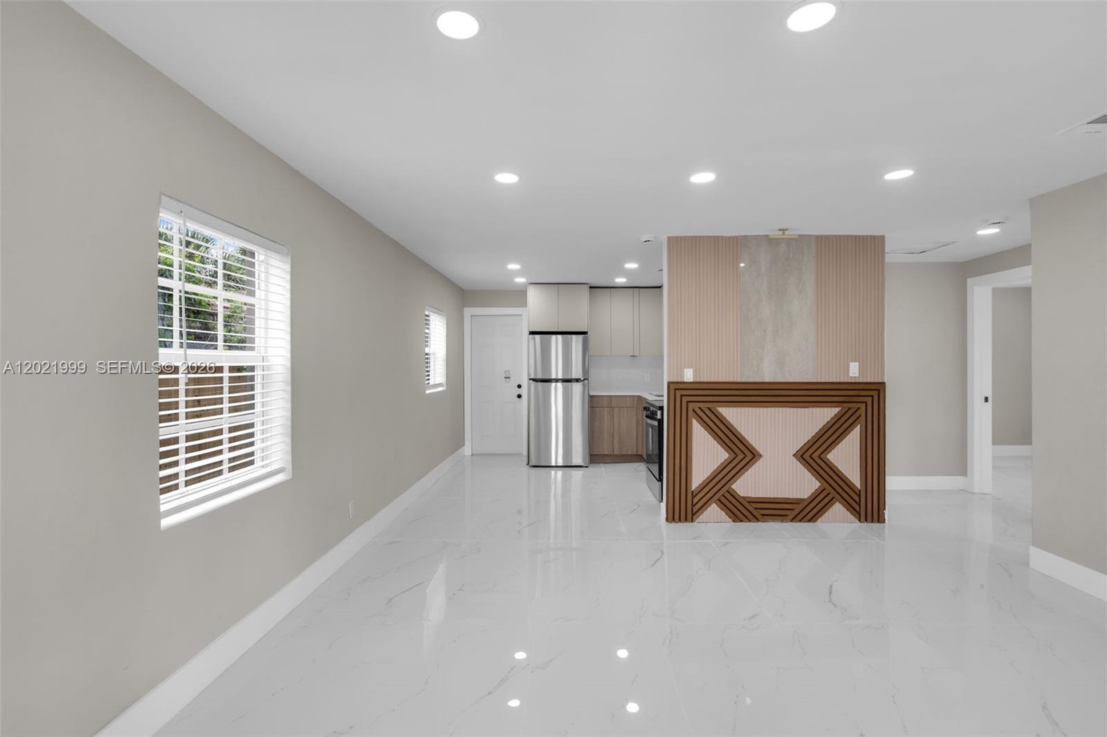 1660 W 26th St