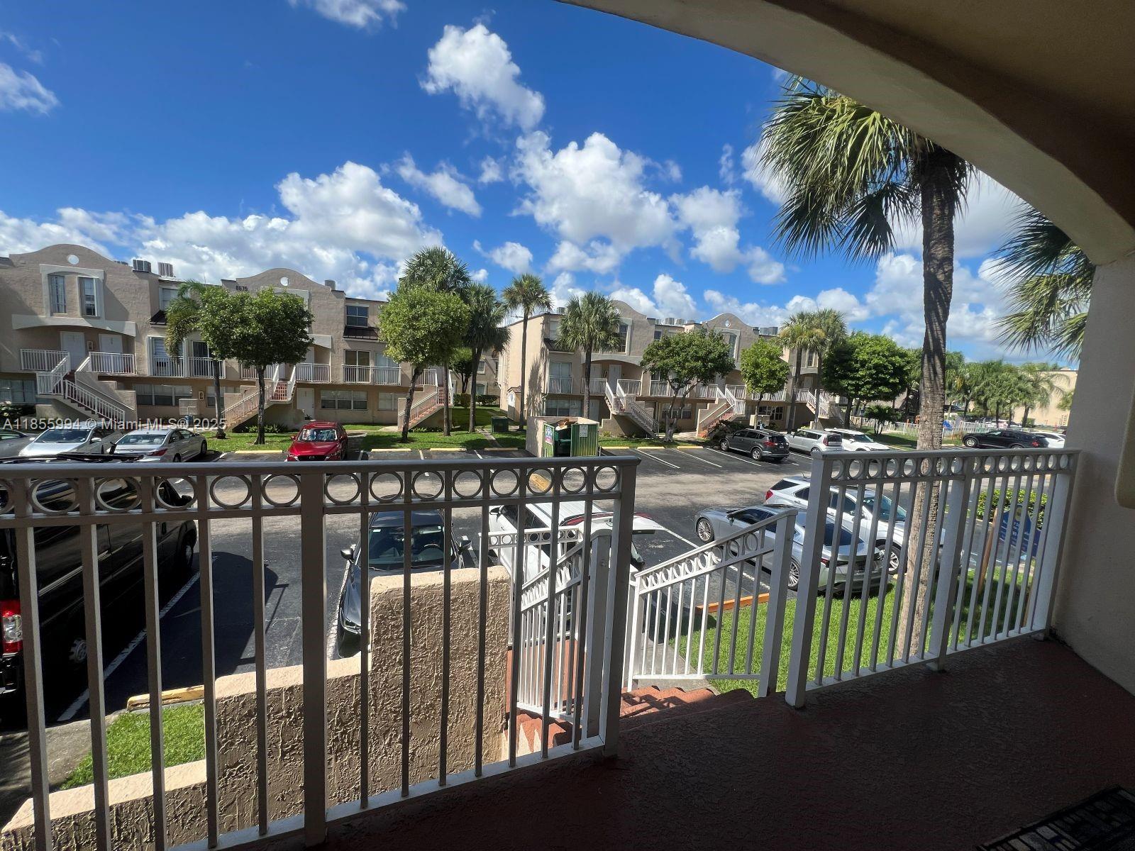CORAL POINTE TOWNHOMES CO - Residential Lease