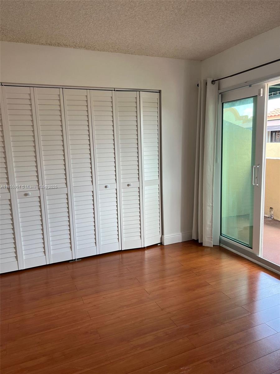 CORAL POINTE TOWNHOMES CO - Residential Lease