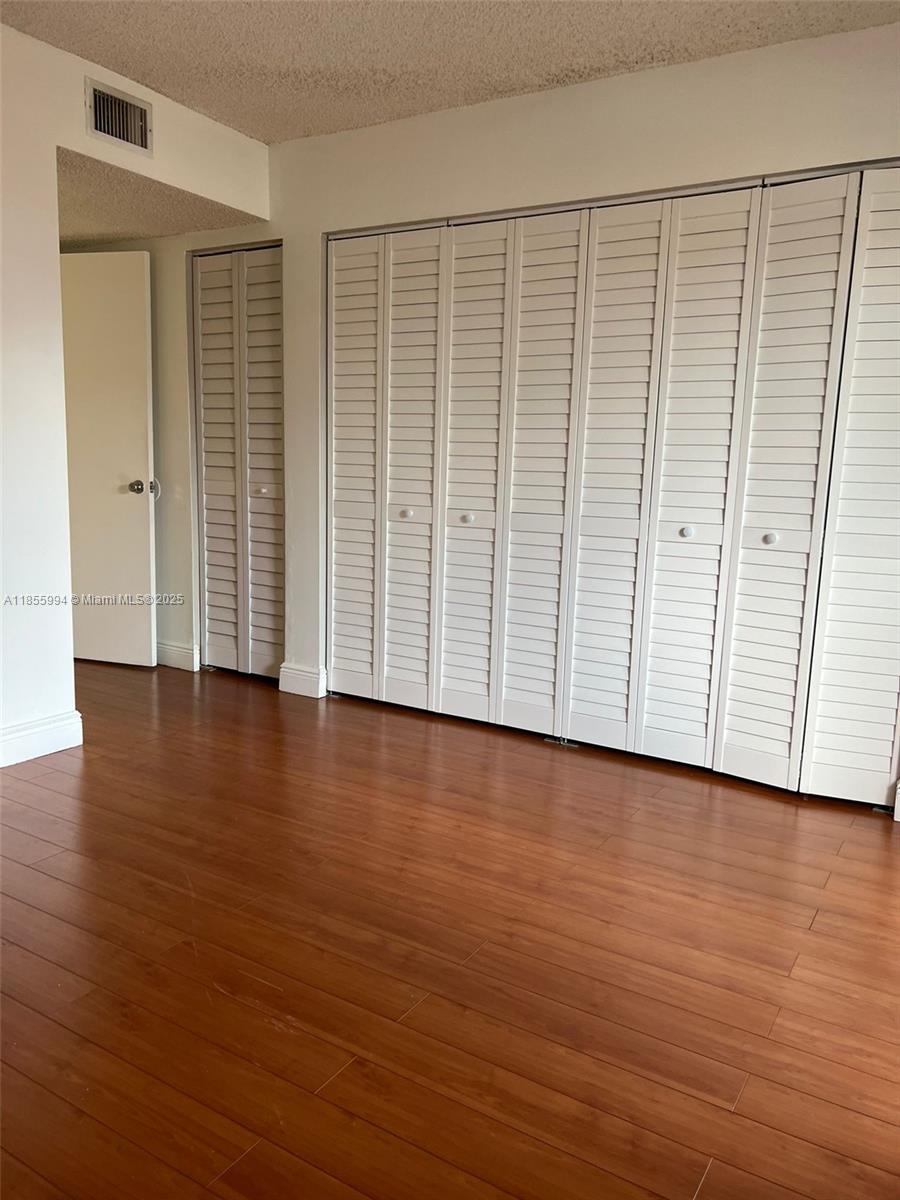 CORAL POINTE TOWNHOMES CO - Residential Lease