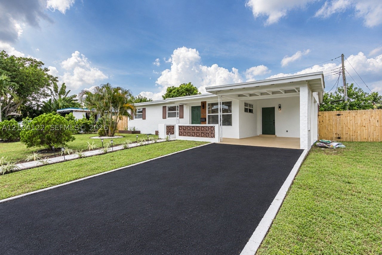 471 SW 27th Ter