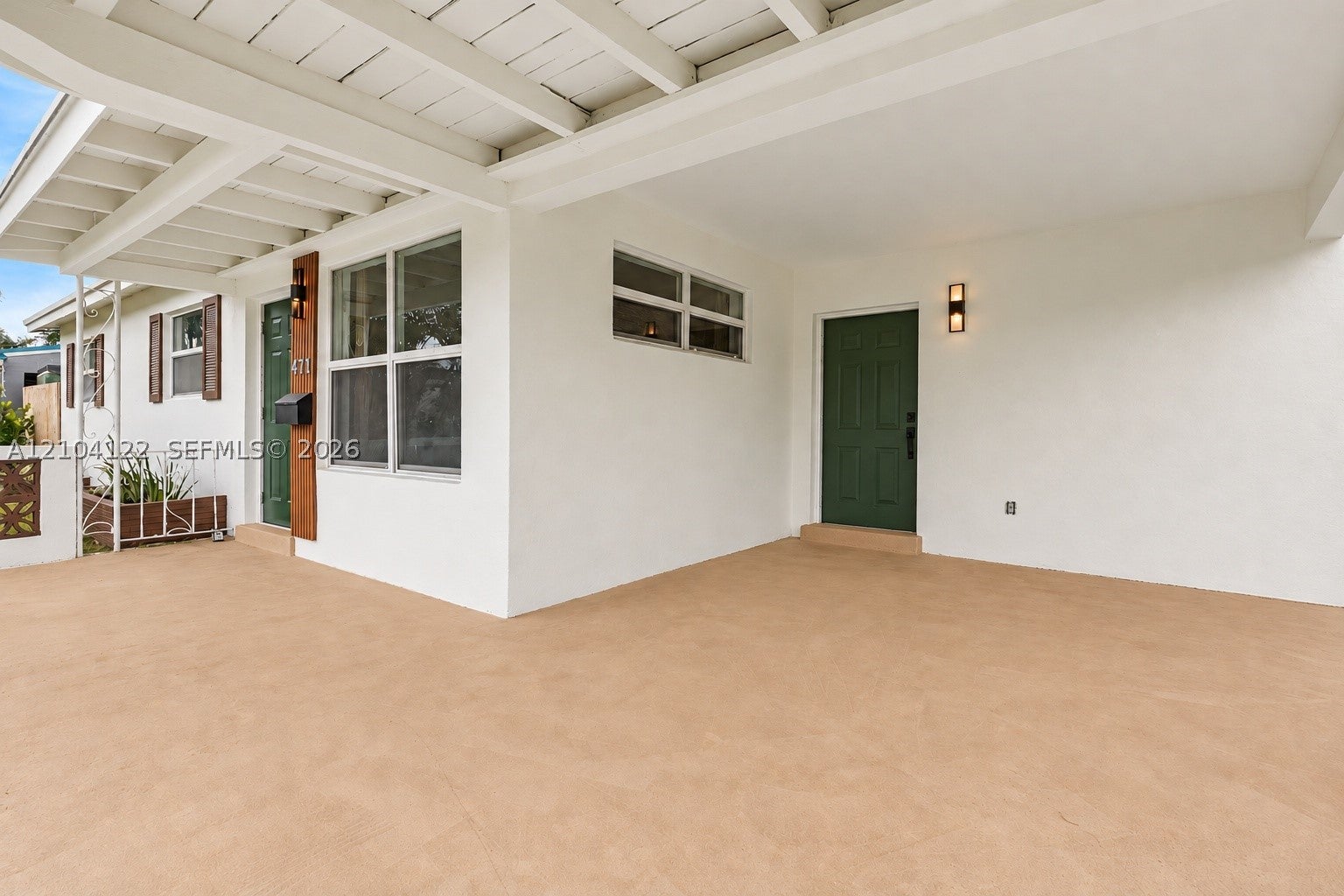 471 SW 27th Ter