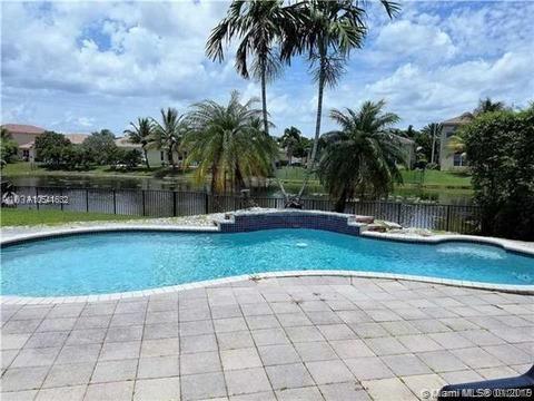 POD 7 AT MONARCH LAKES - Residential