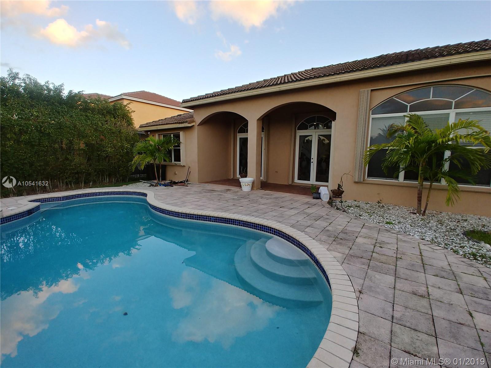 POD 7 AT MONARCH LAKES - Residential