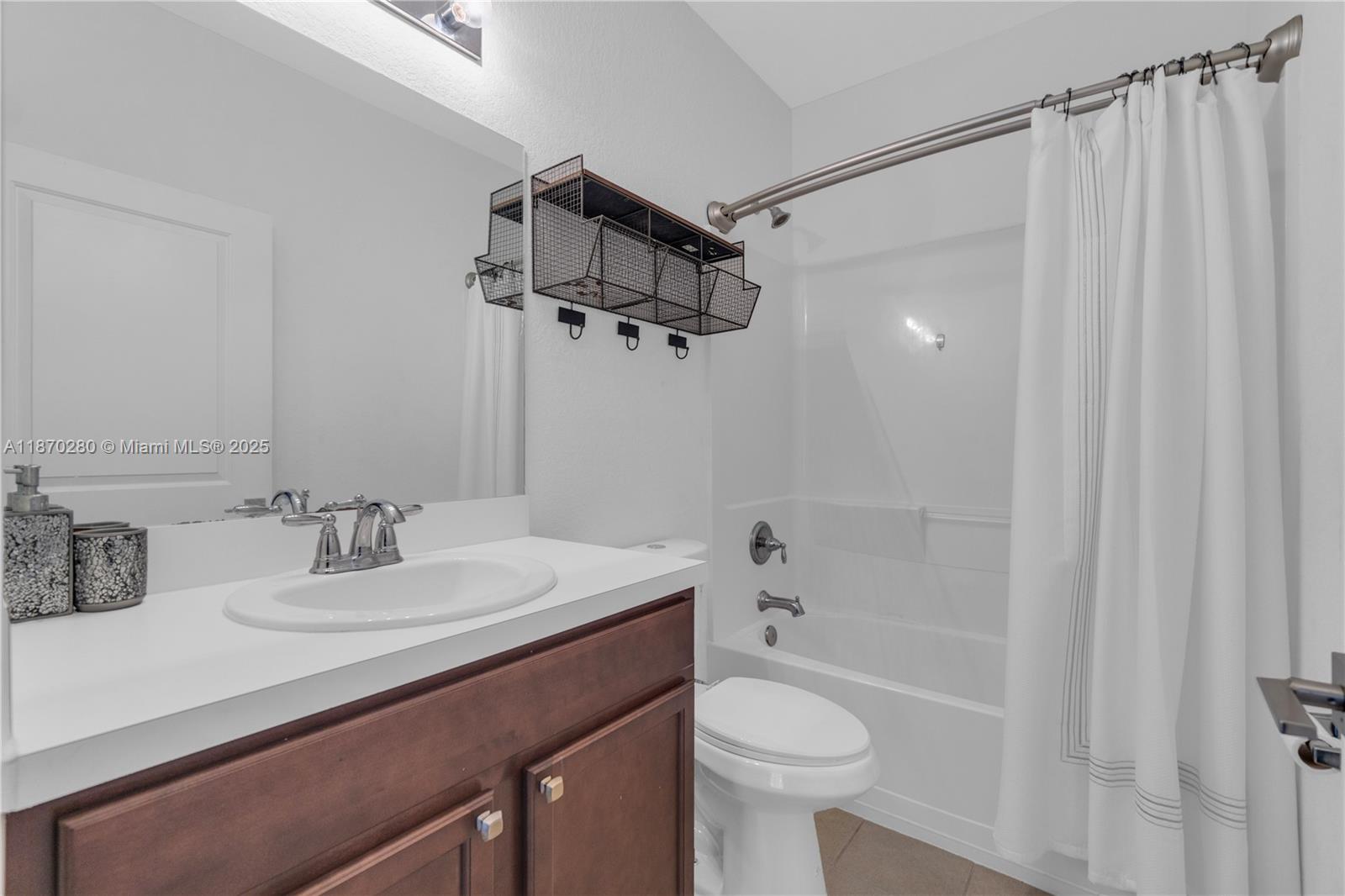 EDC ASSOCIATES PLAT - Residential Lease