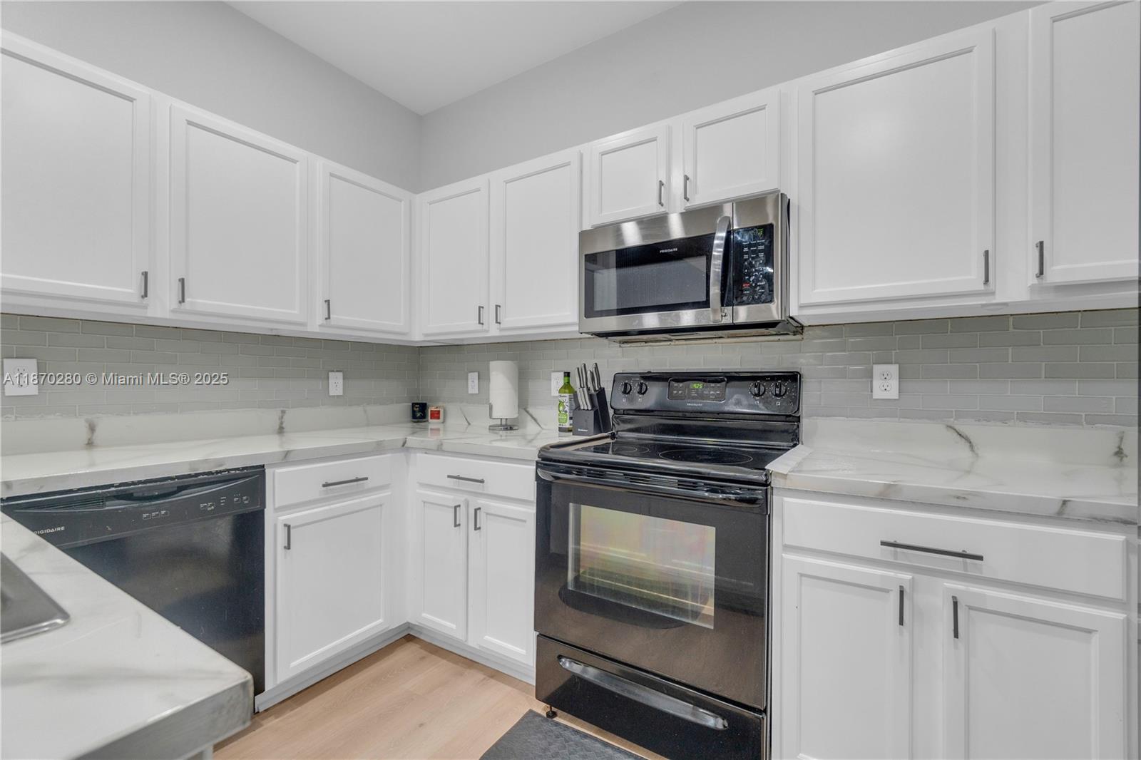 EDC ASSOCIATES PLAT - Residential Lease