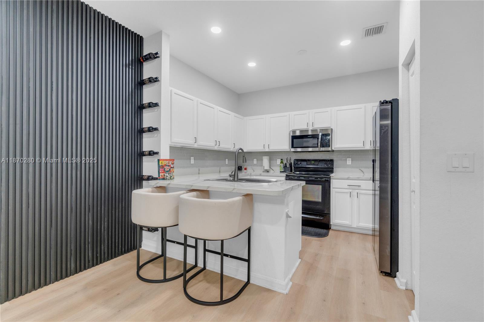 EDC ASSOCIATES PLAT - Residential Lease