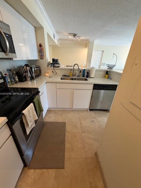 DEVONAIRE CONDO - Residential Lease