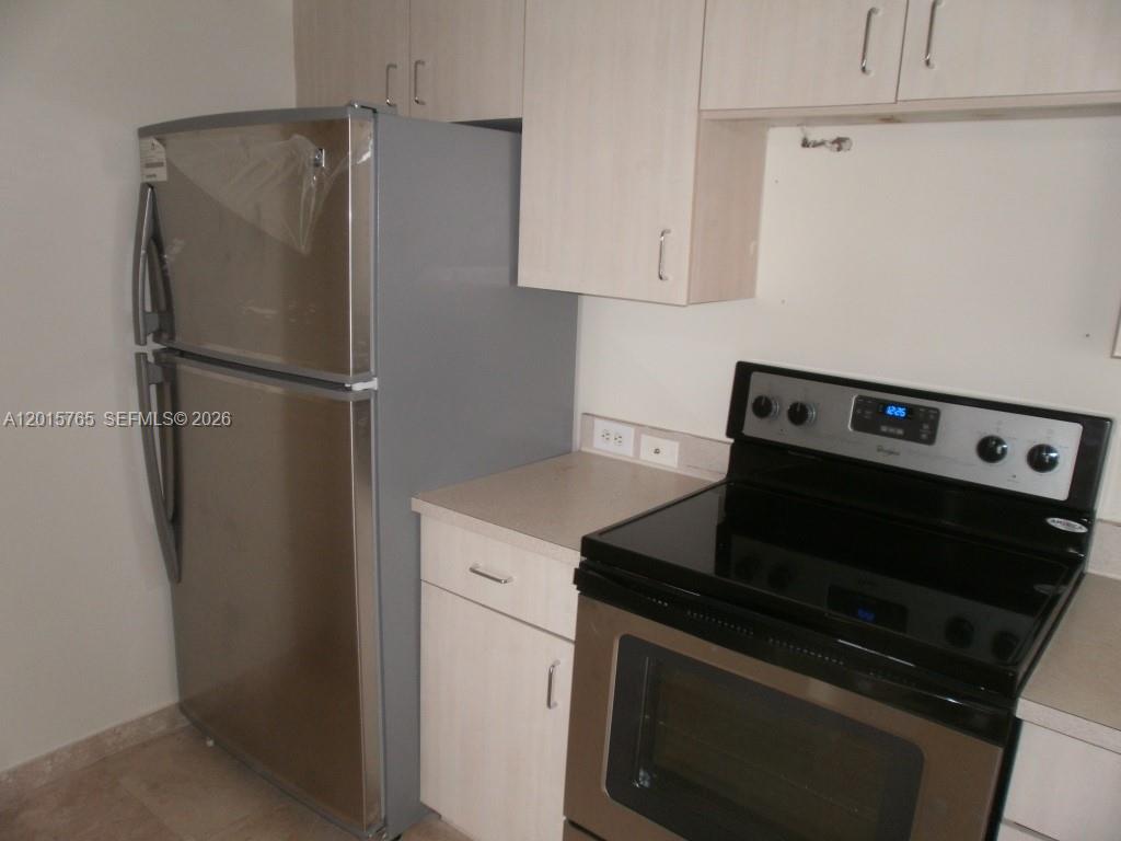 DEVONAIRE CONDO - Residential Lease