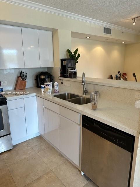 DEVONAIRE CONDO - Residential Lease