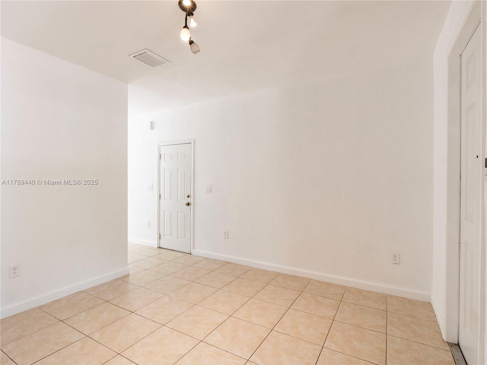 SILVER PALM EAST SECTION - Residential