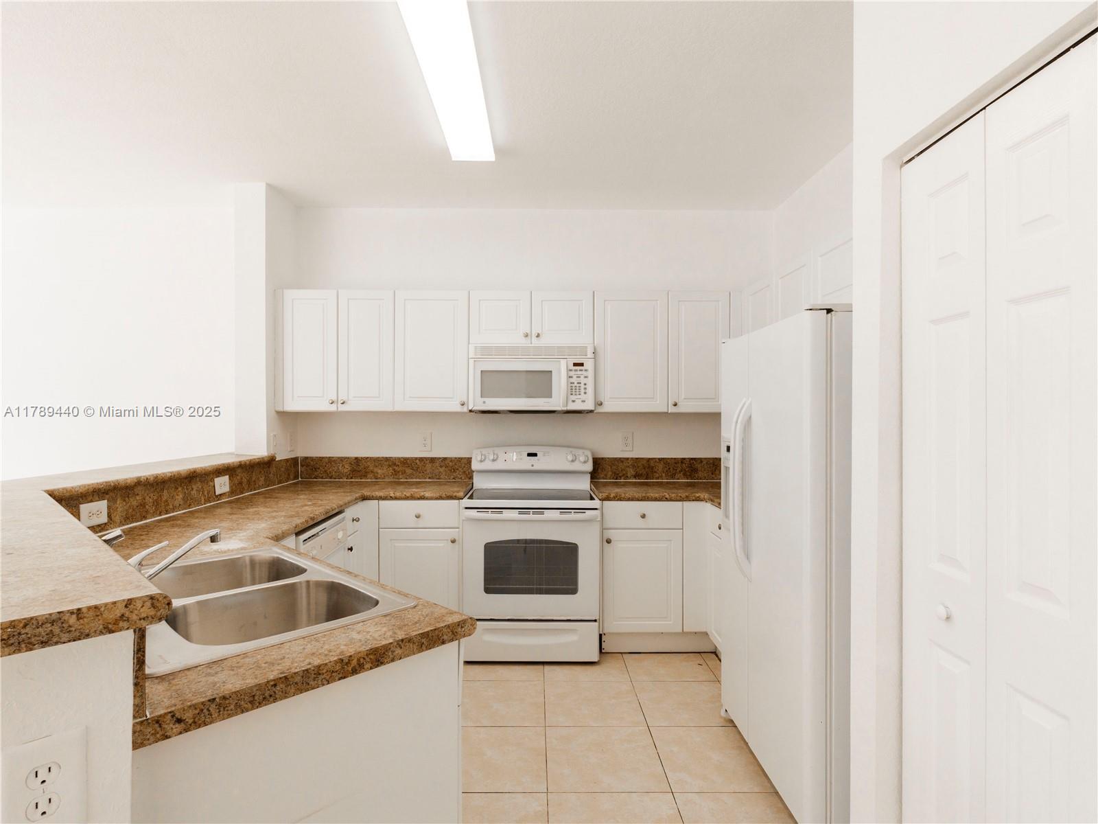 SILVER PALM EAST SECTION - Residential