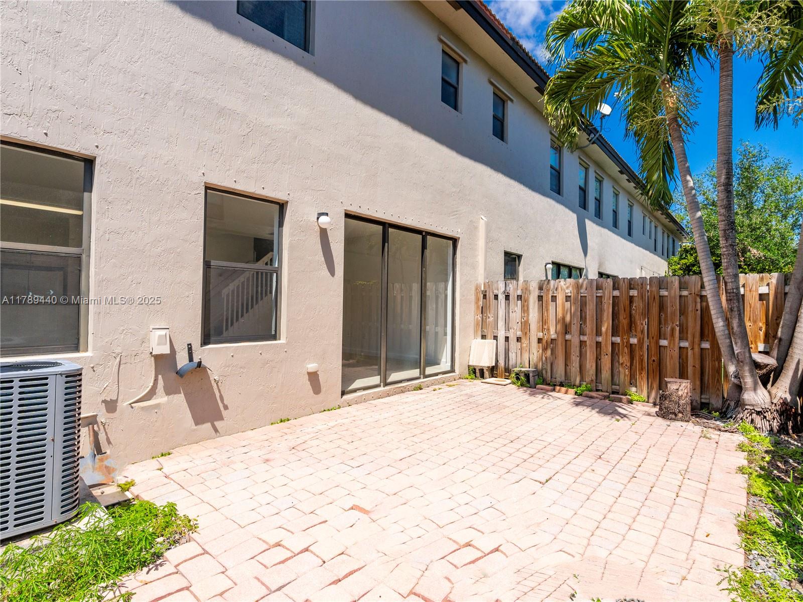 SILVER PALM EAST SECTION - Residential