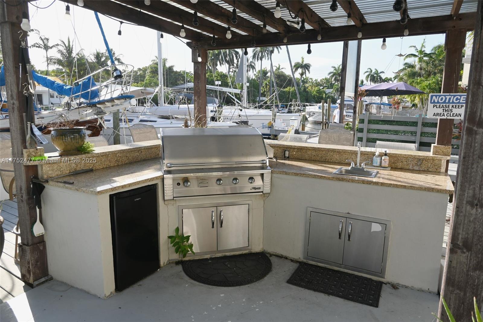 VICTORIA ISLES - Residential Lease