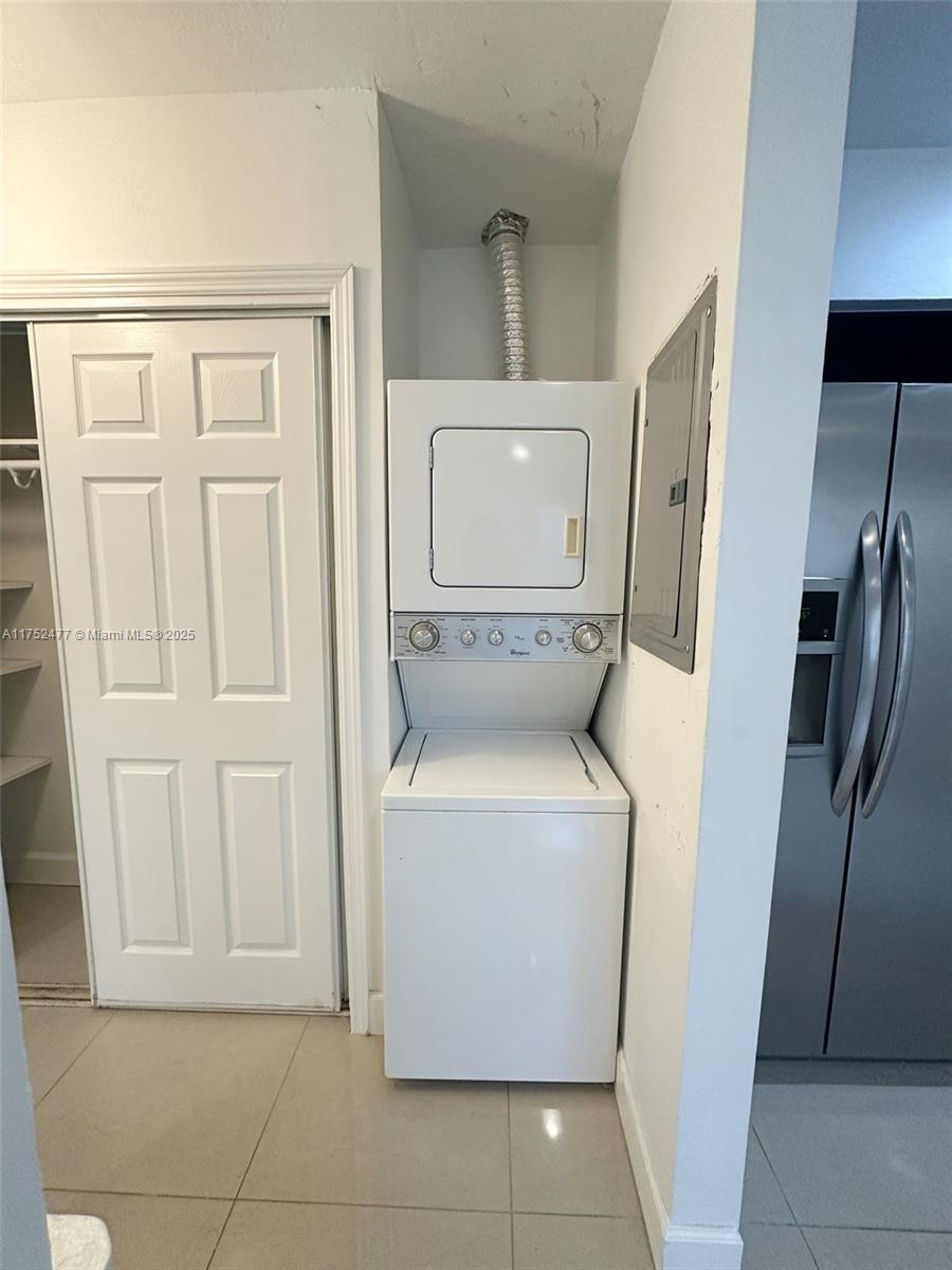 VICTORIA ISLES - Residential Lease