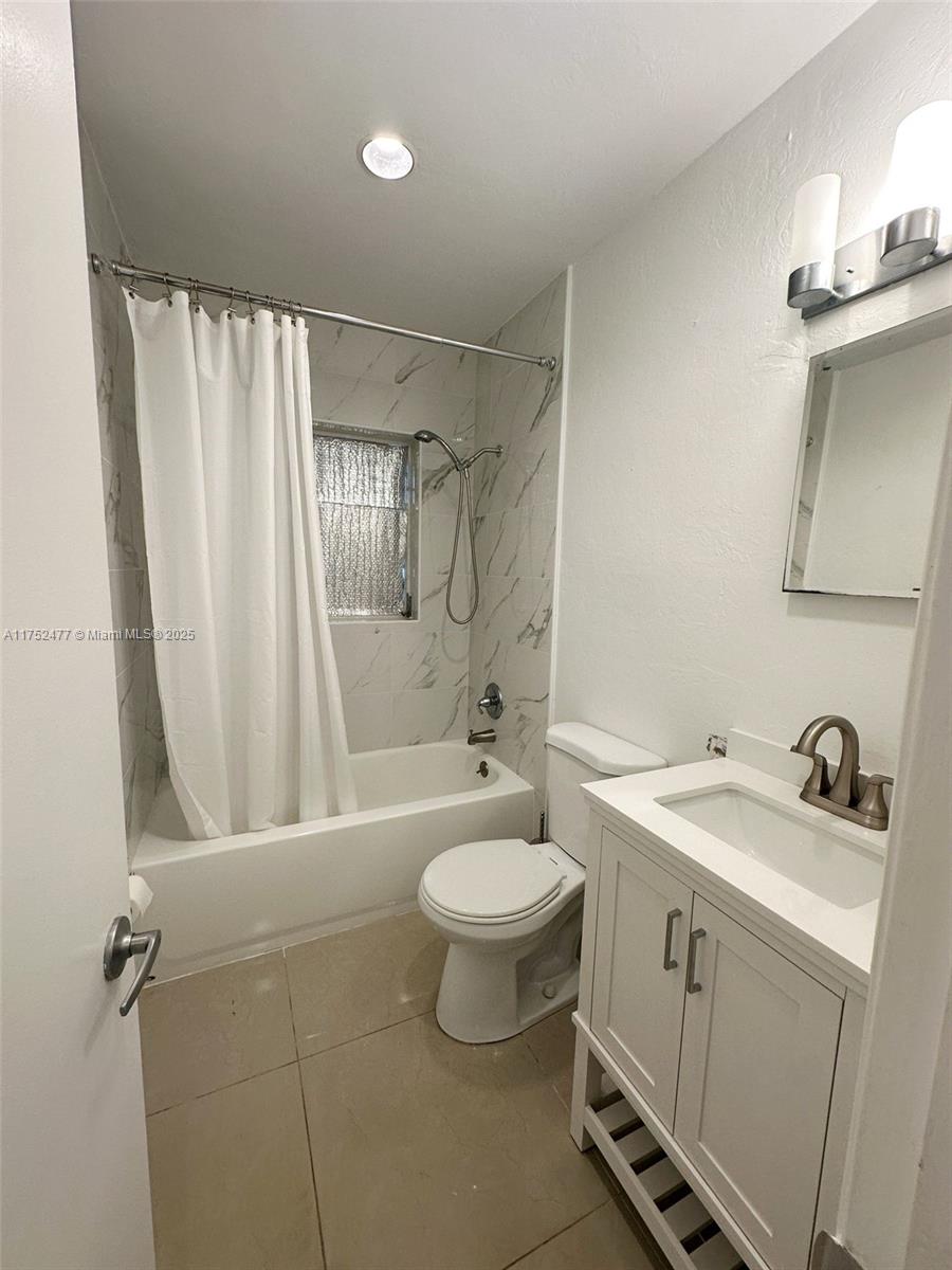 VICTORIA ISLES - Residential Lease