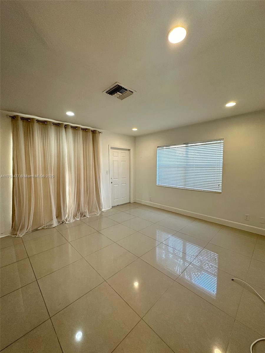 VICTORIA ISLES - Residential Lease