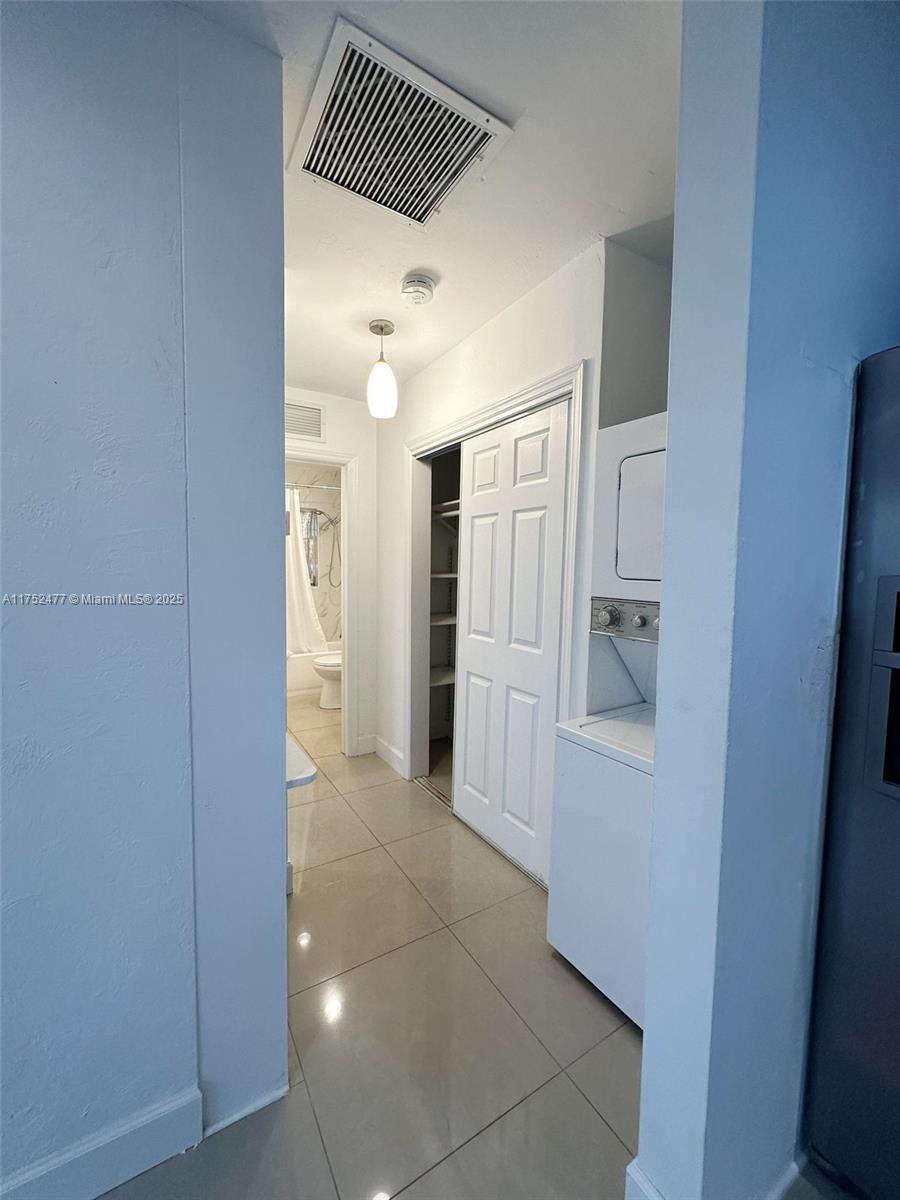 VICTORIA ISLES - Residential Lease