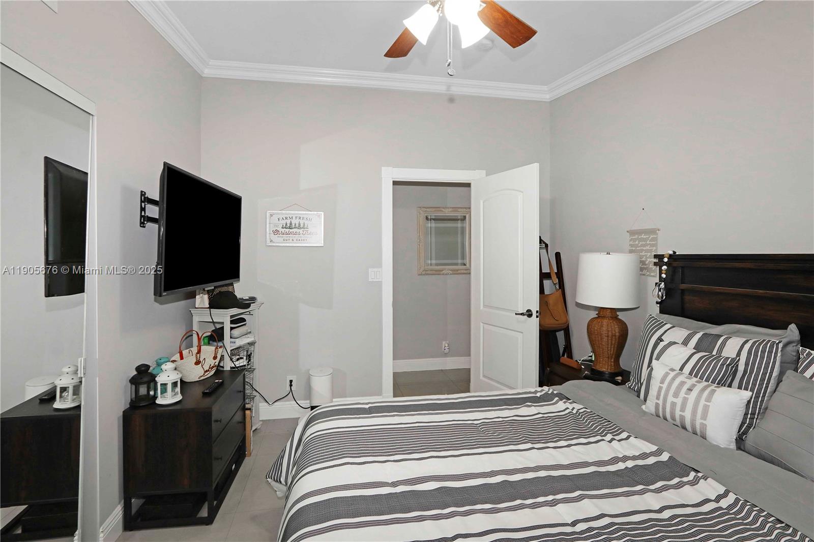 HOLLYWOOD COUNTRY CLUB DI - Residential