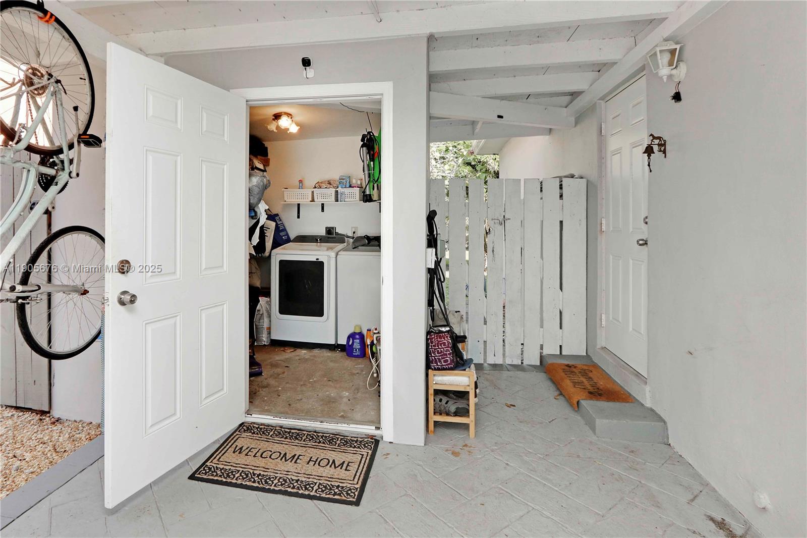 HOLLYWOOD COUNTRY CLUB DI - Residential