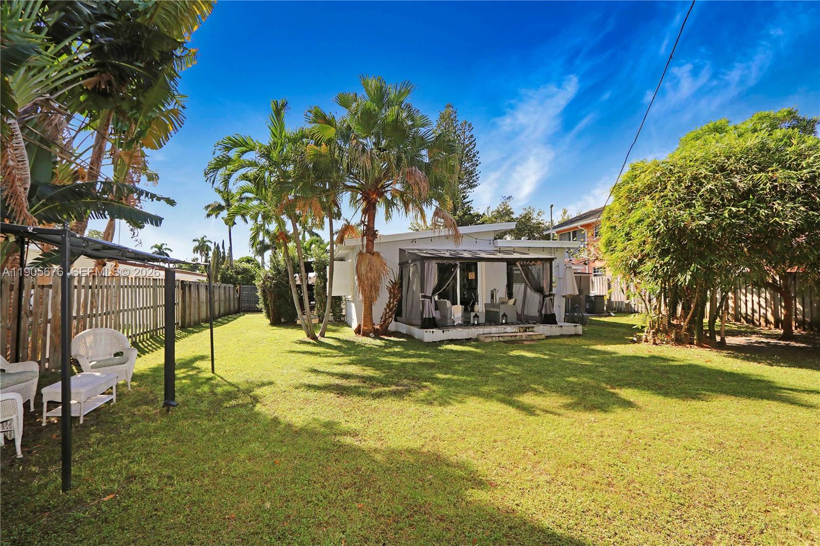 HOLLYWOOD COUNTRY CLUB DI - Residential