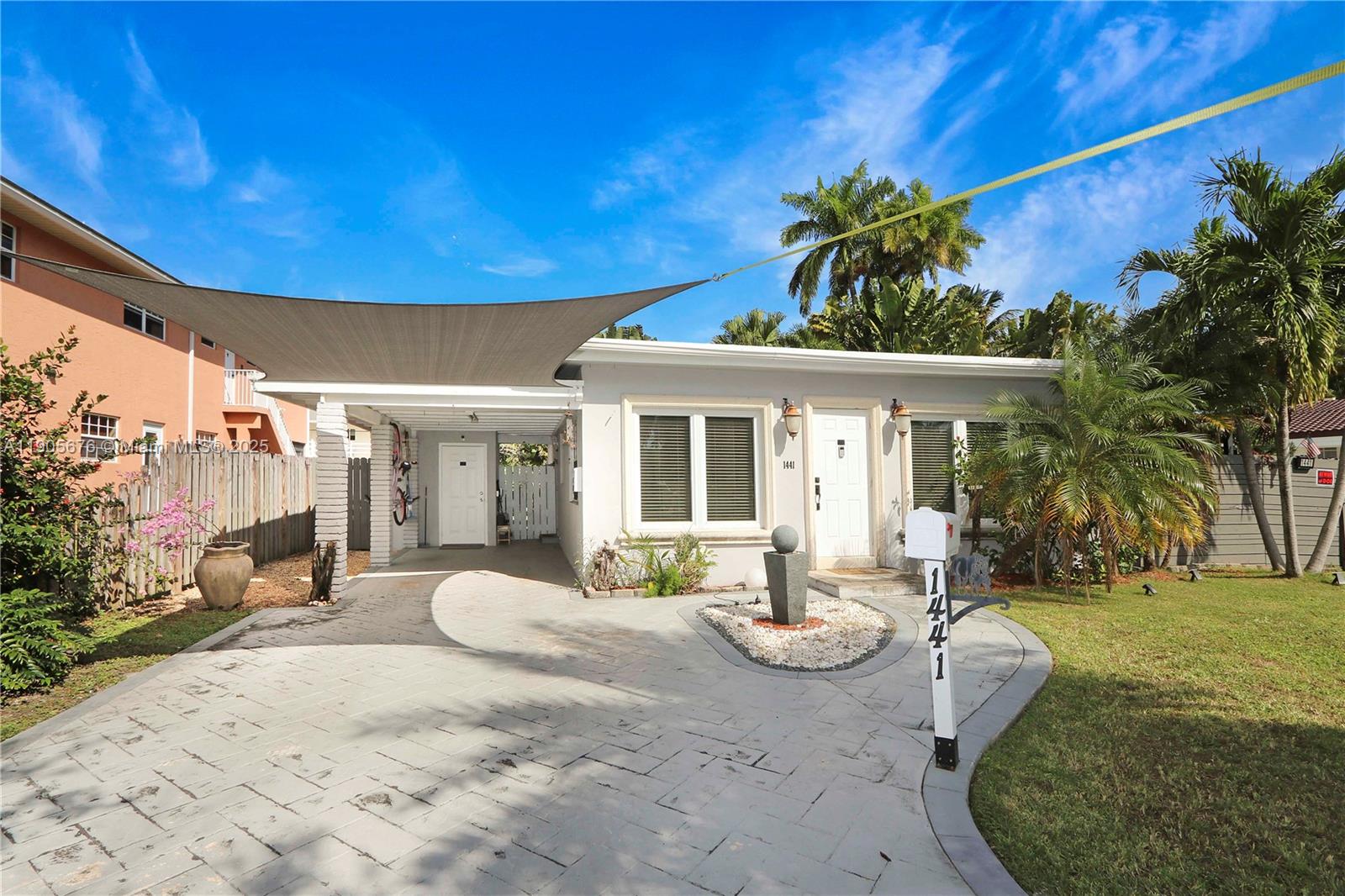 HOLLYWOOD COUNTRY CLUB DI - Residential