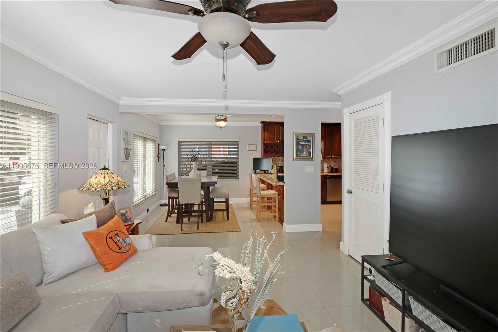 HOLLYWOOD COUNTRY CLUB DI - Residential