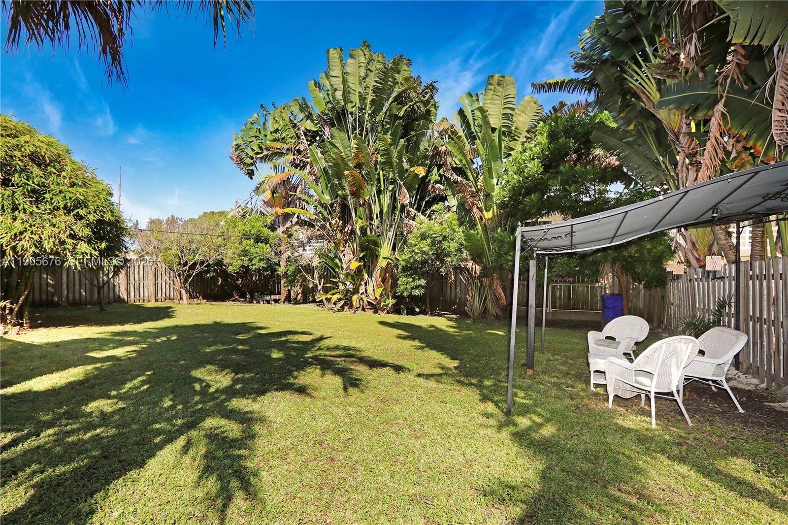 HOLLYWOOD COUNTRY CLUB DI - Residential