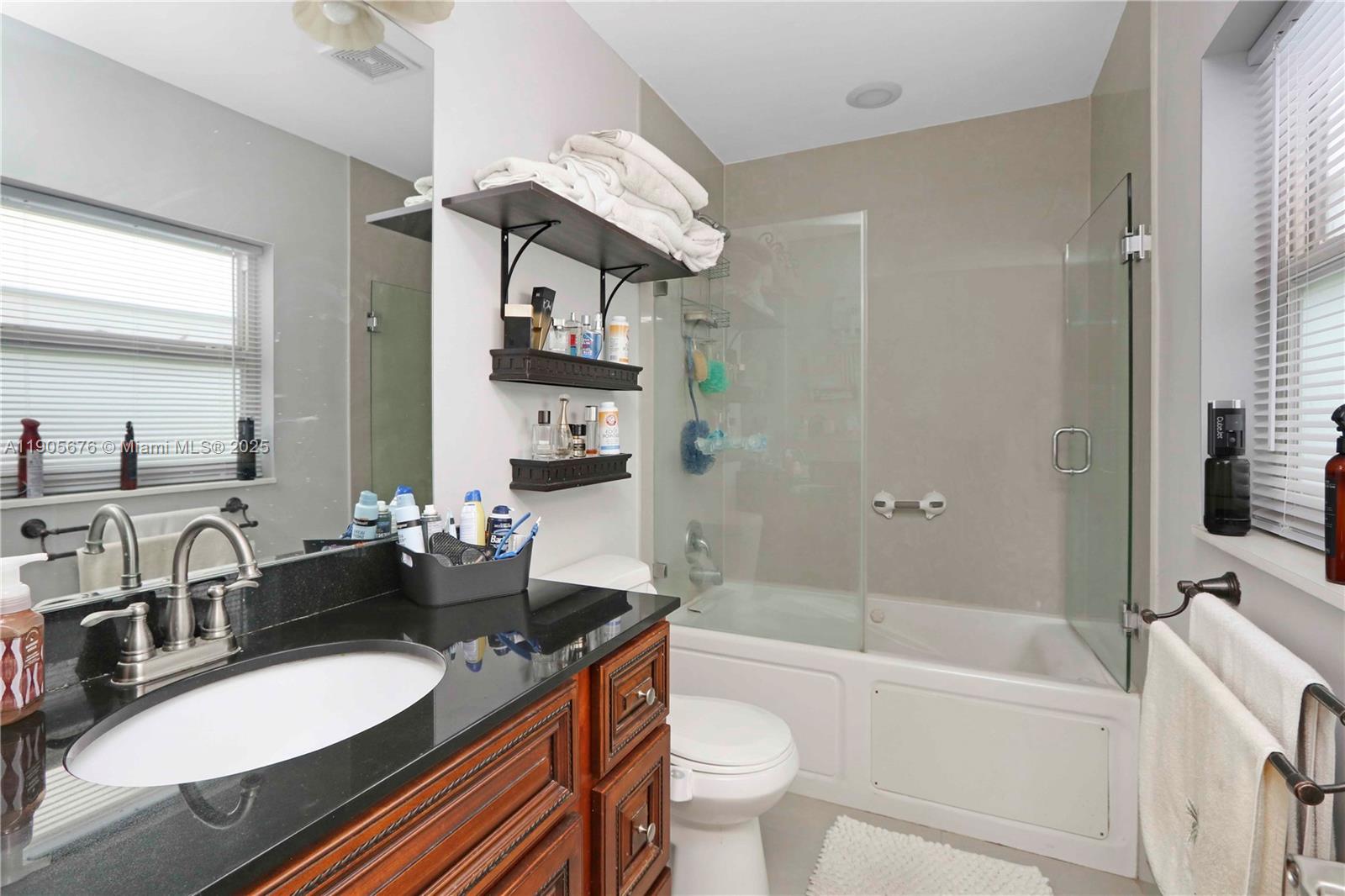 HOLLYWOOD COUNTRY CLUB DI - Residential