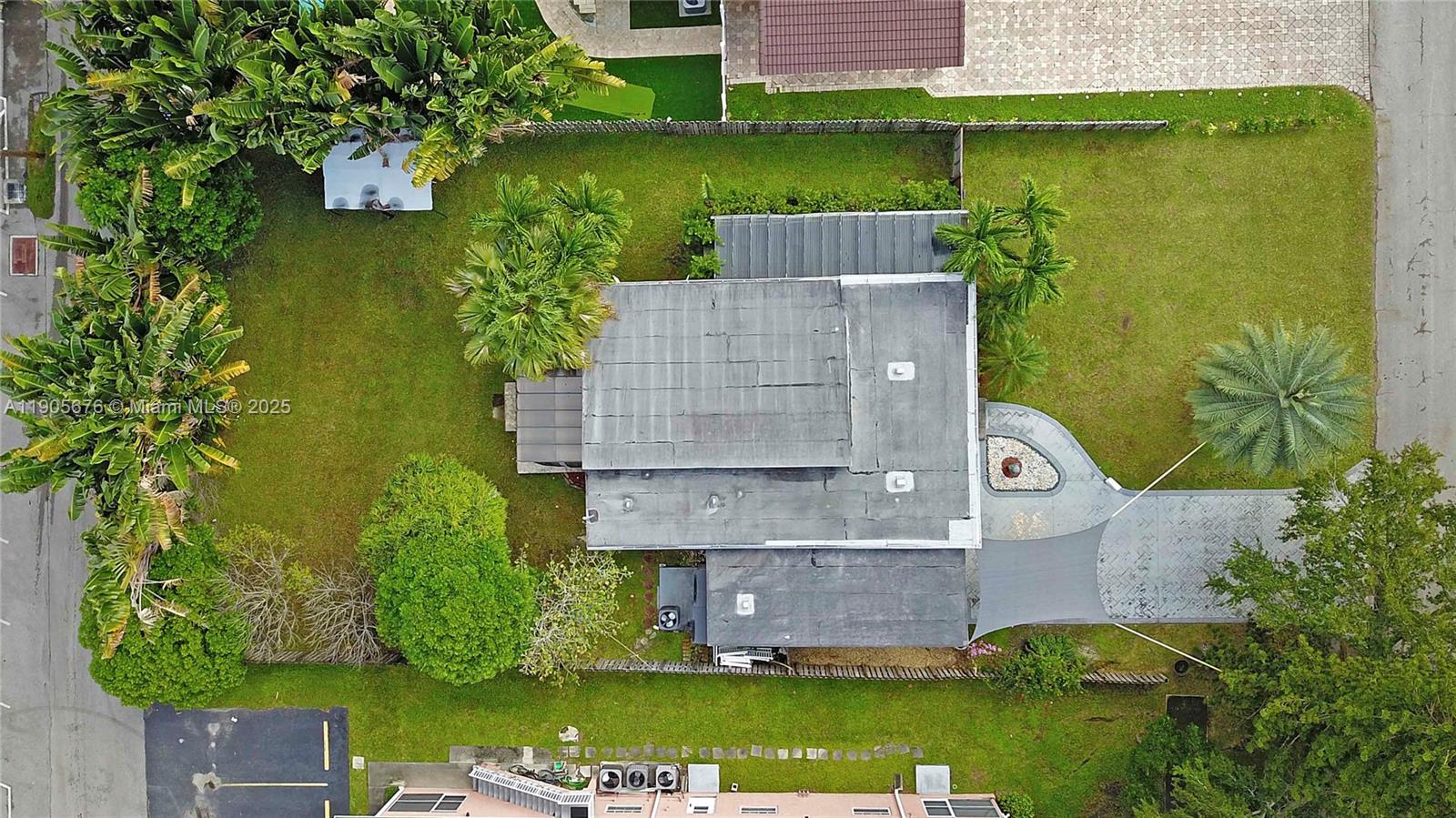 HOLLYWOOD COUNTRY CLUB DI - Residential