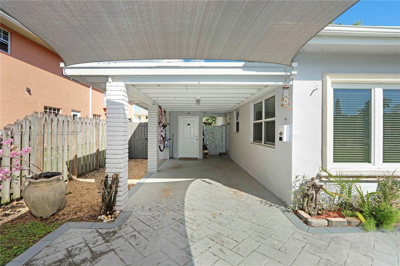 HOLLYWOOD COUNTRY CLUB DI - Residential