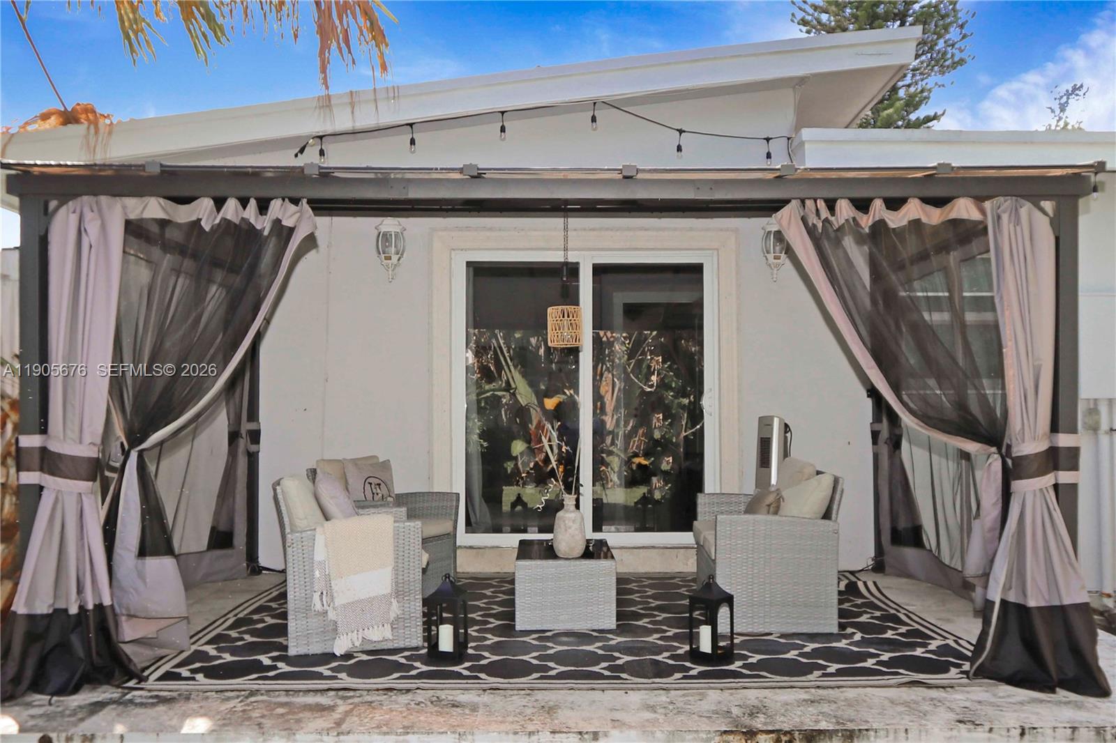 HOLLYWOOD COUNTRY CLUB DI - Residential