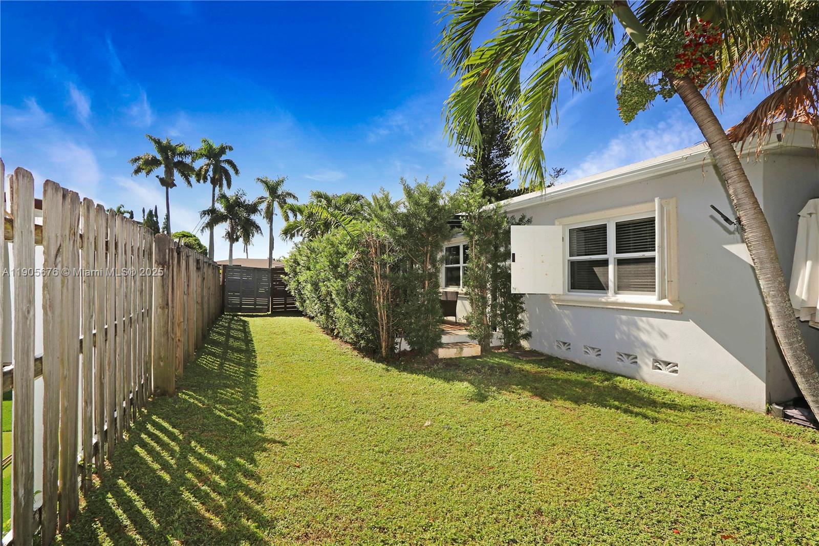 HOLLYWOOD COUNTRY CLUB DI - Residential