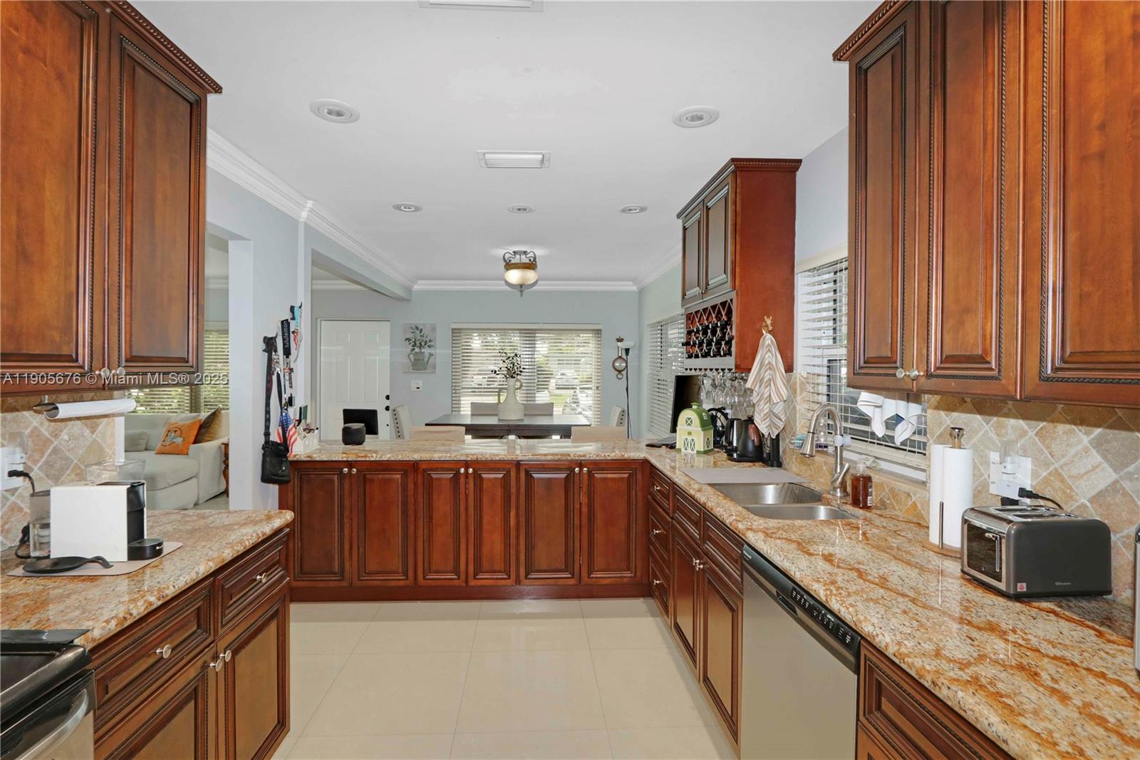 HOLLYWOOD COUNTRY CLUB DI - Residential