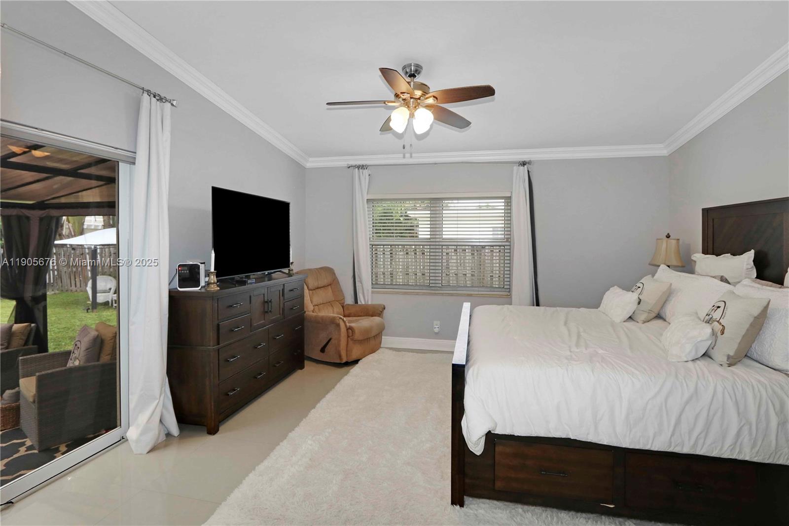 HOLLYWOOD COUNTRY CLUB DI - Residential