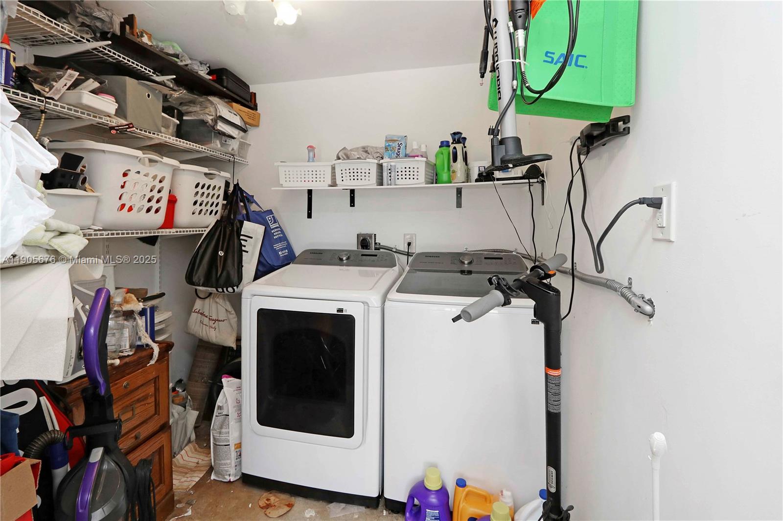 HOLLYWOOD COUNTRY CLUB DI - Residential