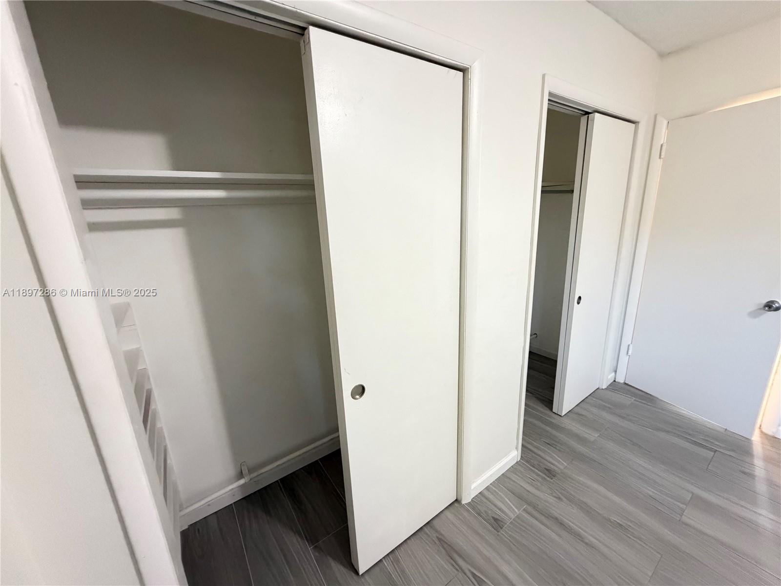 TOWNE APARTMENTS ASSOCIAT - Residential Lease