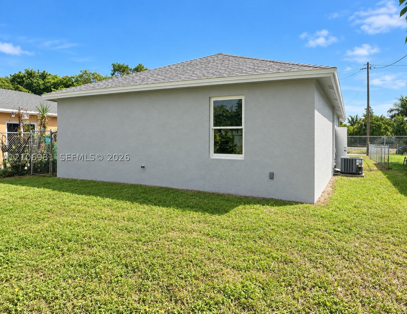 1295 N Railroad Ave