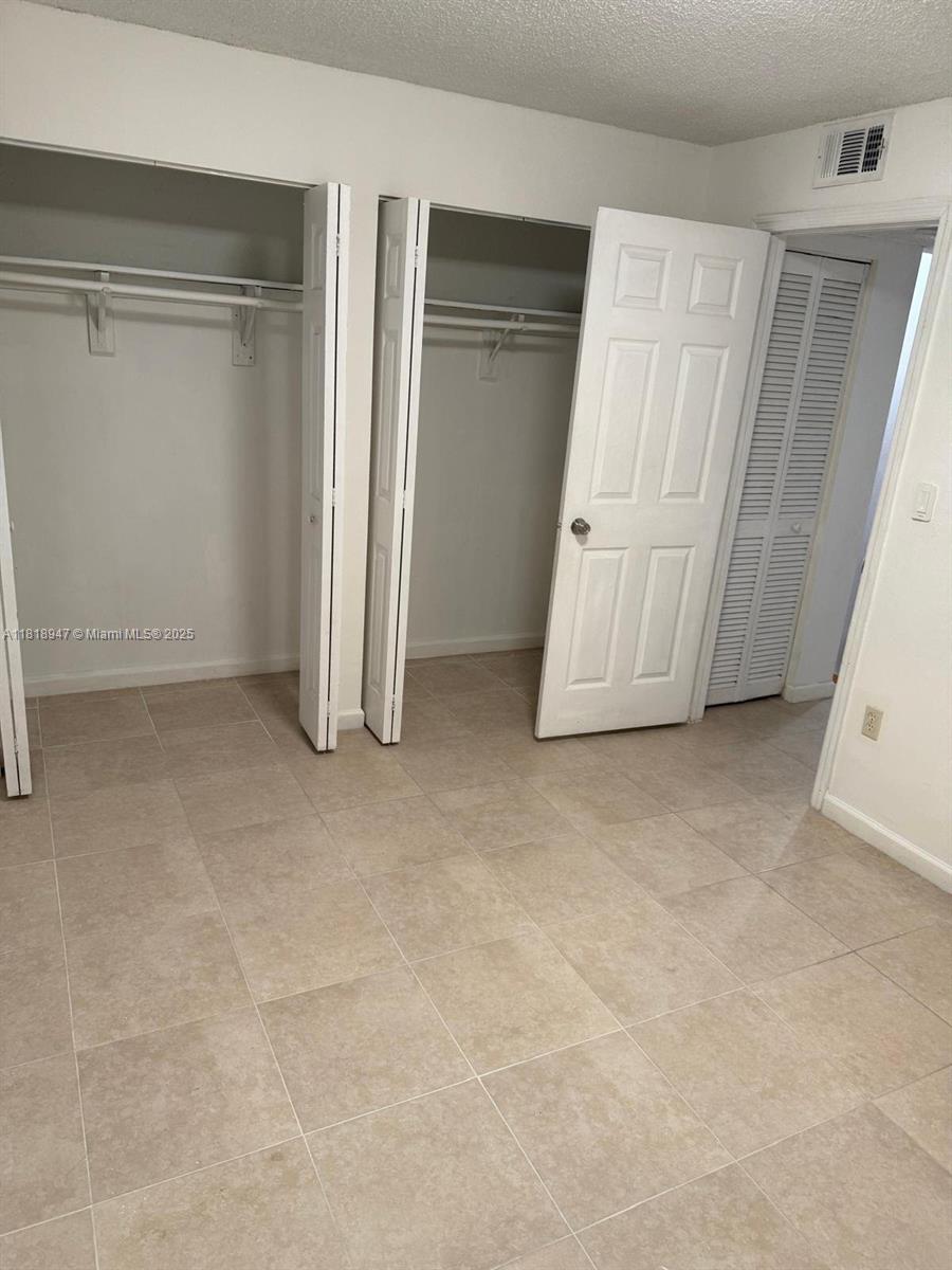 MIDWAY MANSIONS TOWNHOMES - Residential Lease