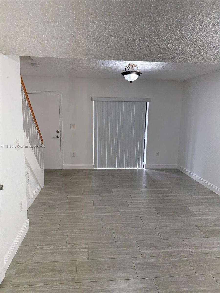 MIDWAY MANSIONS TOWNHOMES - Residential Lease