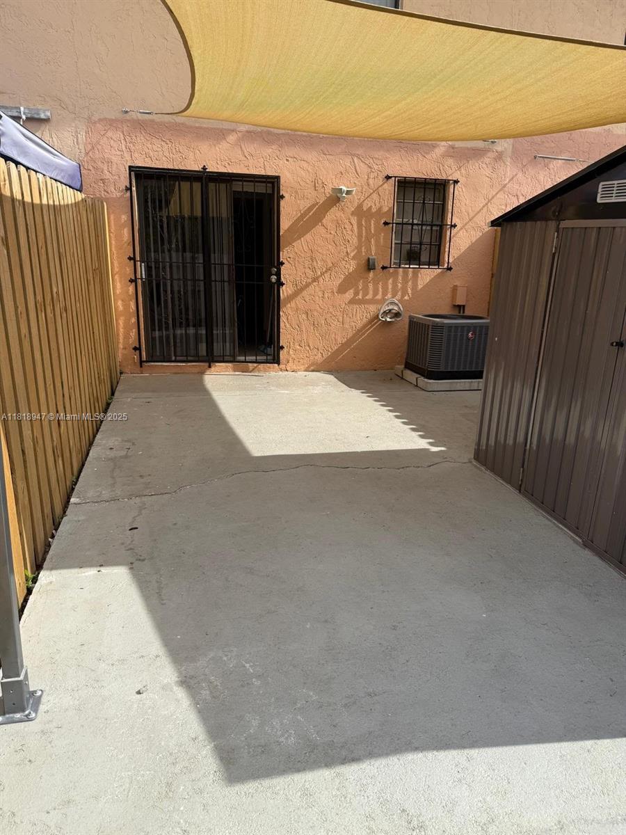MIDWAY MANSIONS TOWNHOMES - Residential Lease
