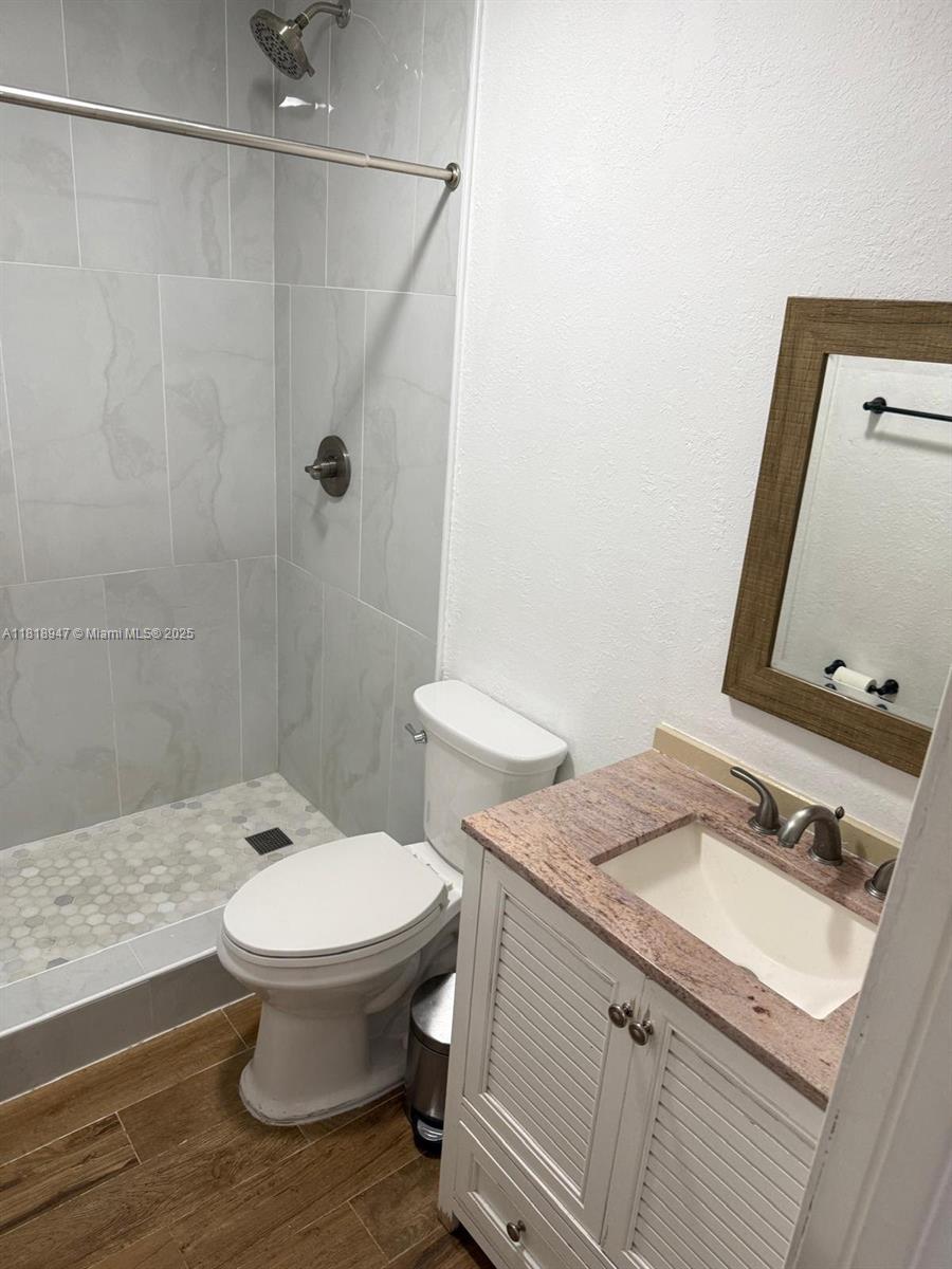 MIDWAY MANSIONS TOWNHOMES - Residential Lease