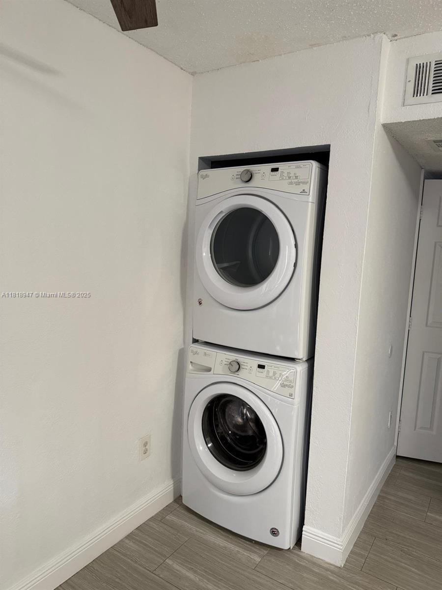 MIDWAY MANSIONS TOWNHOMES - Residential Lease